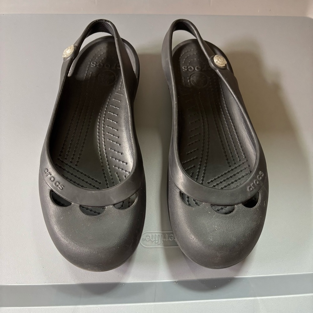 Crocs Women’s Size 9 Jayna Slingback Slip On Flat Shoes Black Cutout Flats